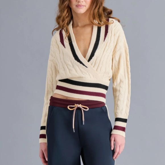 New Steve Madden V-Neck Sweater in Cream with Black and Burgundy Stripes size M - Picture 6 of 11